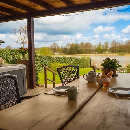 Drents Genieten - Lavendelheide Met Uitzicht Op Het Water Erm Екстер'єр фото